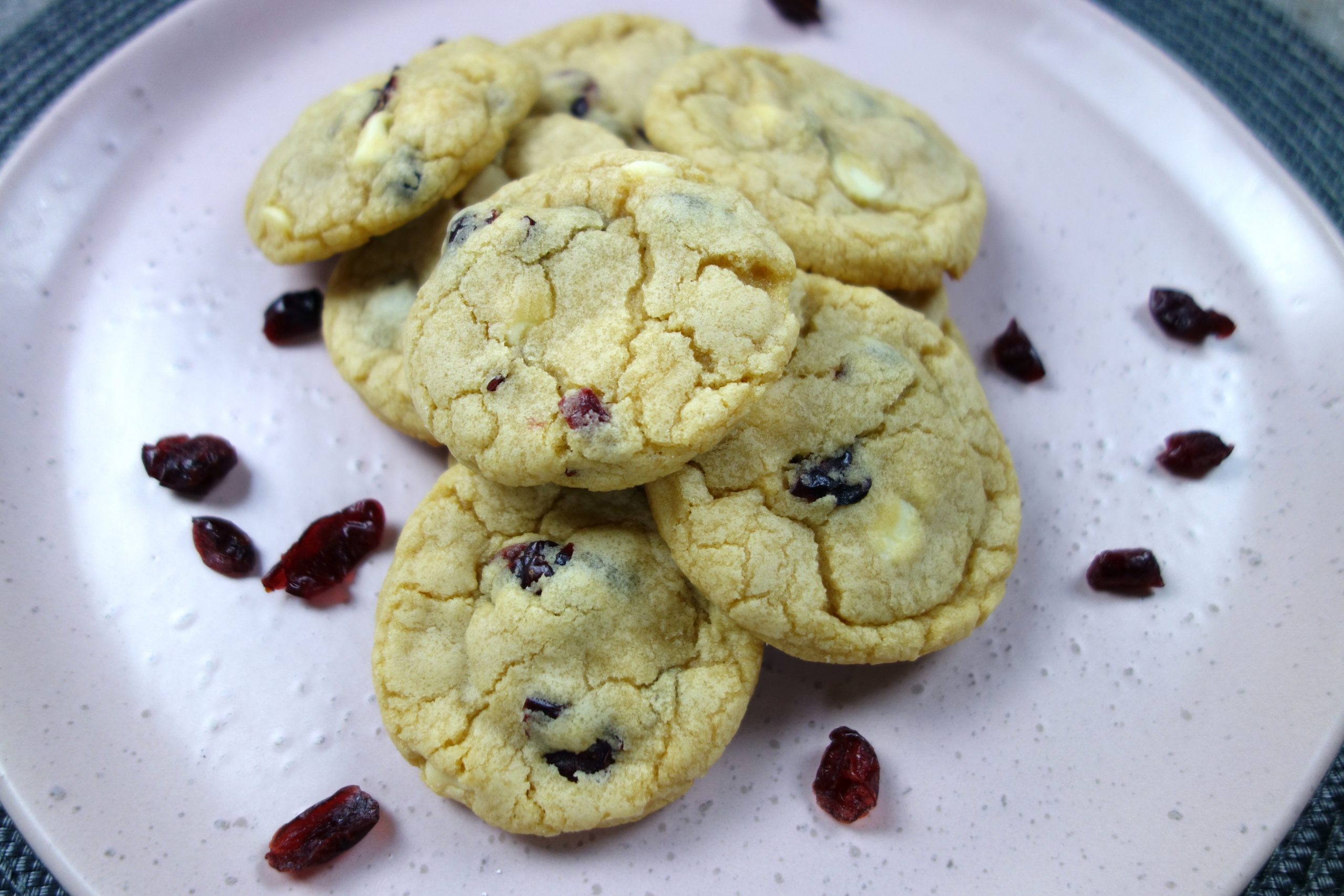 White Chocolate and Cranberry Cookies | allthatiscool.com